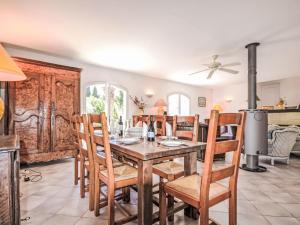 Maisons de vacances Holiday Home Mas des Lavandes by Interhome : photos des chambres
