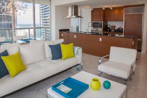 MVR - Brickell Skyline & Epic Comfort