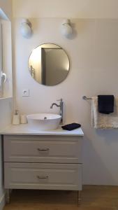 Maisons de vacances Charming Cohola gite, all comforts : Maison 2 Chambres