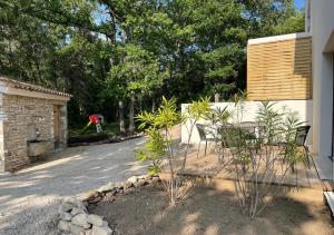 B&B / Chambres d'hotes Suite parentale situee dans le triangle d-or du Luberon : photos des chambres