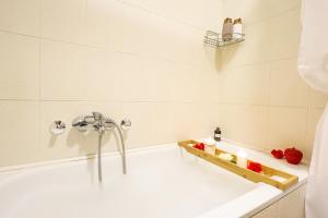 Elegantly Styled Studio l Breakfast l Self Check-in l 10 mins to Novi Sad Fair