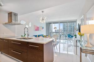 MVR - Icon Brickel River & Bay Views