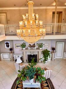 FINN VILLAGE Loch Lomond Villa - THE BLACK ROOM with Private Jacuzzi-Style Bath