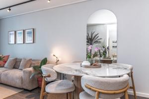 Modern 2BR Wavescapes Near Muizenberg Beach