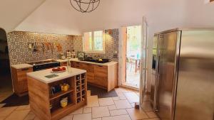 Villas Villa Lucendiluna 14 personnes piscine plage 5min le paradis : photos des chambres