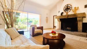 Villas Villa Lucendiluna 14 personnes piscine plage 5min le paradis : photos des chambres