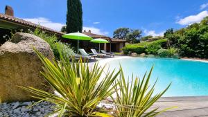 Villas Villa Lucendiluna 14 personnes piscine plage 5min le paradis : photos des chambres