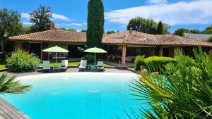 Villas Villa Lucendiluna 14 personnes piscine plage 5min le paradis : photos des chambres