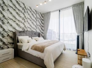 Modern apartment in the heart of JVC- Fully Furnished 1BR in Binghatti Corner