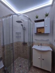 Chocolate Apartment on Sunny Day 6 Complex