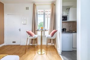 Appartements Studio Banlieue Parisienne Issy-les-Moulineaux-III : photos des chambres