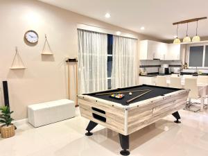Seaview pool villa bangsaray