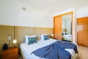 Pool&Beach in Encosta de São José