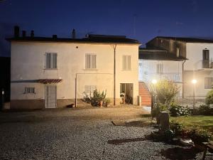Borghetto house with 4 bedrooms, parking and WiFi