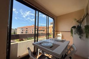 Studio with pool close to the beach