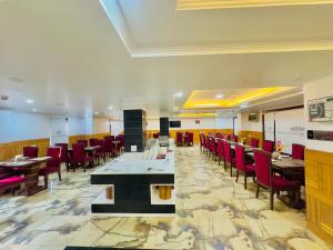 Hotel Pearl Grand White near VOLVO BUS STAND #private parking #Heated Rooms #in city centre