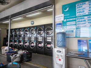 Urban Oasis for 7 with 200 mbps & Netflix