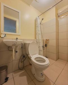 Urban Oasis for 7 with 200 mbps & Netflix