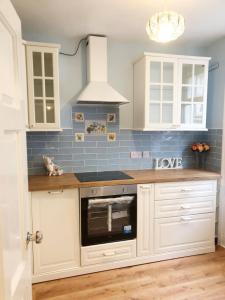 10 Seconds to Main Street!