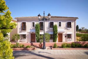 Marbella Golden Mile Villas