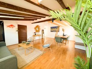 Ático con Terraza cerca de la Plaza de la Virgen