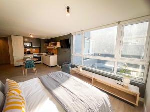 HOM I A Pasos Del Metro Irarrazaval Studio 2 PAX