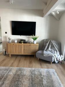 The Coach House, Barrells Court