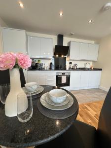 Cardiff City Center - FREE On-Site Parking