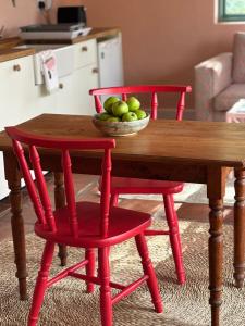 Cripps Cottage, Cheverells Farm