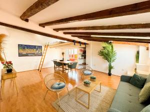 Ático con Terraza cerca de la Plaza de la Virgen