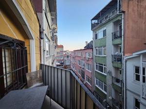 JirHouse Sarıköşk Suit