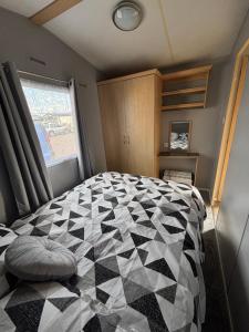 Beautiful 2 bedroom caravan , Leysdown