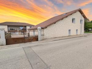 Nid paisible avec un coin terrasse