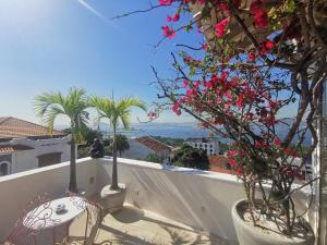 Lux 12 - Cobertura Romantica com piscina aquecida e vista mar