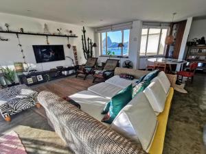 Lux 12 - Cobertura Romantica com piscina aquecida e vista mar