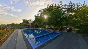 Village Avenue Resort