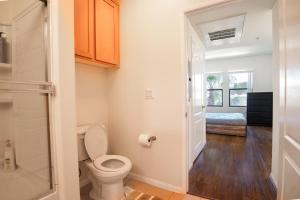 Downtown Los Angeles 1 bedroom Apt with Pool, Gym and FREE PARKING