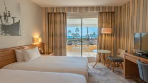 Hotels Holiday Inn Nice - Port St Laurent by IHG : Chambre Double Premium avec 2 Lits Doubles et Balcon - Vue sur Mer