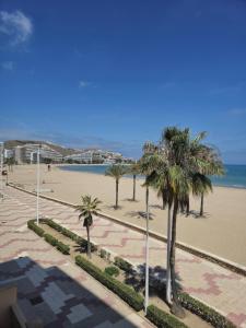 Beach view apartment in Cullera