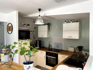 Maisons de vacances Maison charmante avec piscine - 6 personnes - proche mer : photos des chambres