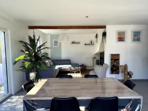 Maisons de vacances Maison charmante avec piscine - 6 personnes - proche mer : photos des chambres