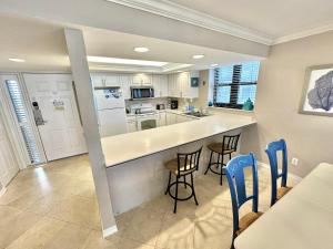 4135 Beachside One