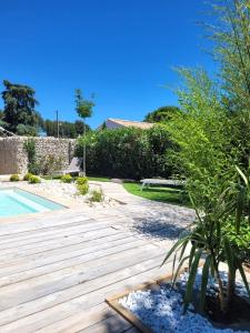 Villa raffinée, piscine, jardin, proche Cassis et Marseille