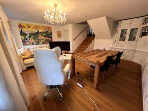 Moderne familienfreundliche Garten-Maisonette