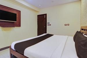Hotel O Grand Sandarshini Inn Near MGBS Bus station
