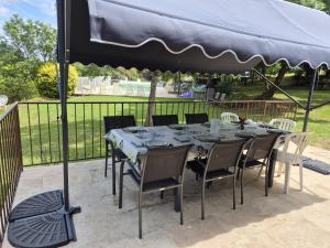 Maisons de vacances Gite de 9 personnes avec piscine : photos des chambres