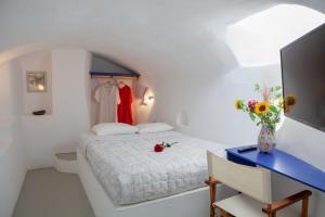 Aegea Cavern, Traditional Cave House
