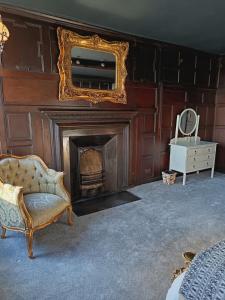 The Old House Apartment