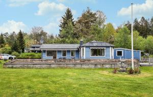 2 Bedroom Beautiful Home In Västerlanda