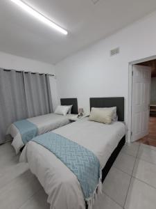 Azzure Apartments 4 sleeper Crawford